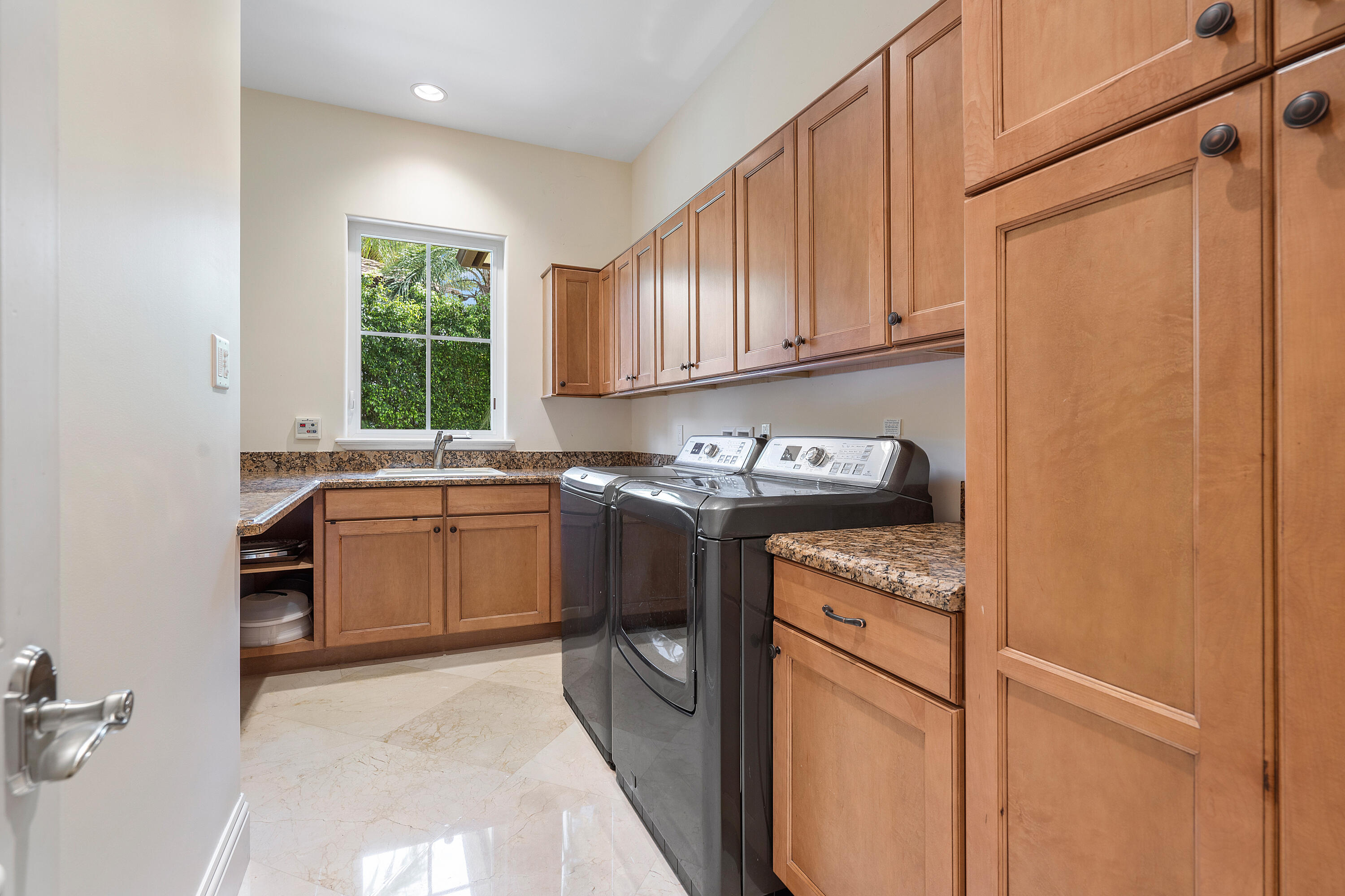 SUN AND SURF - Residential