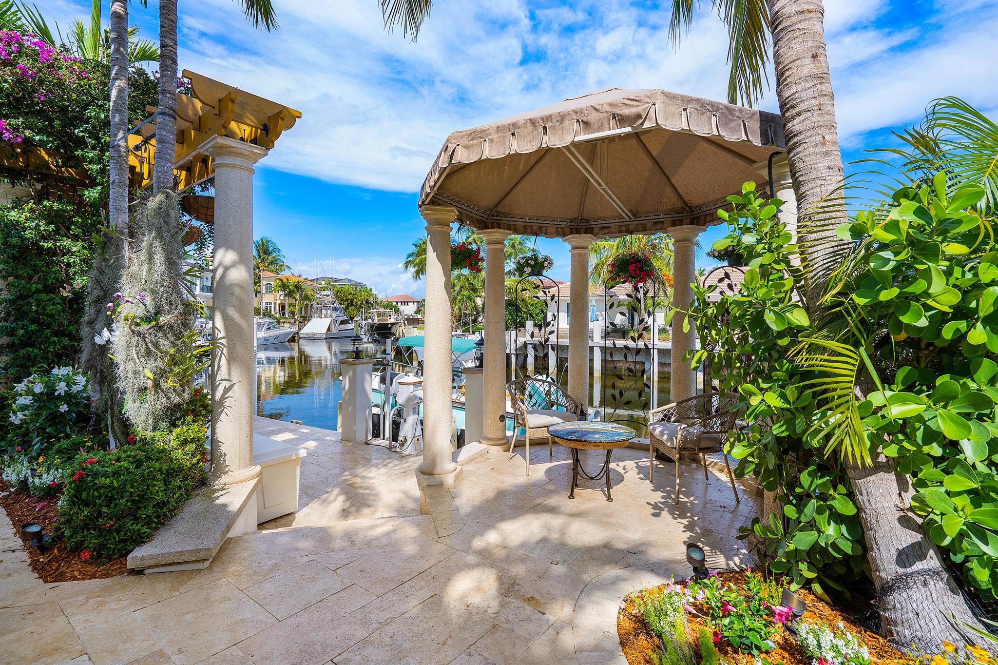 SUN AND SURF - Residential