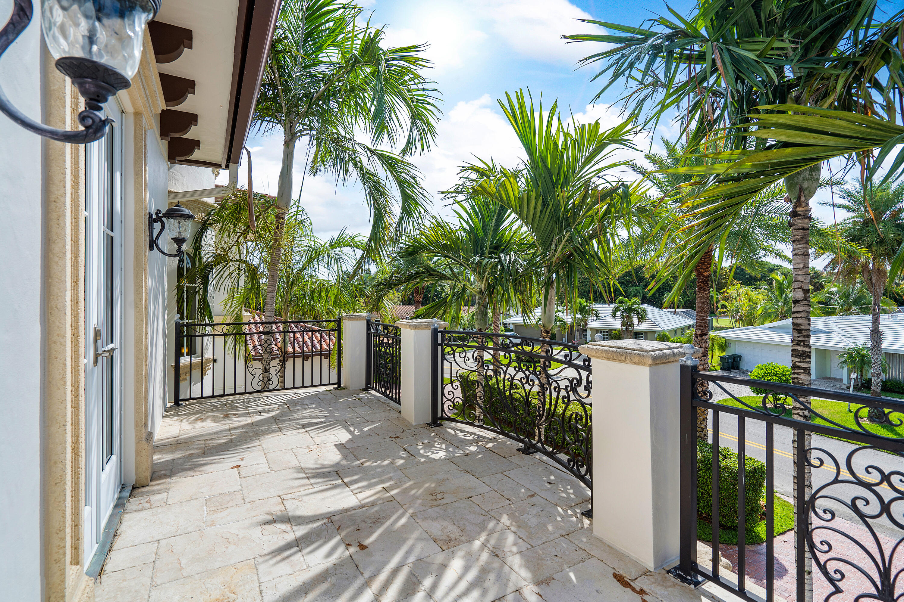 SUN AND SURF - Residential