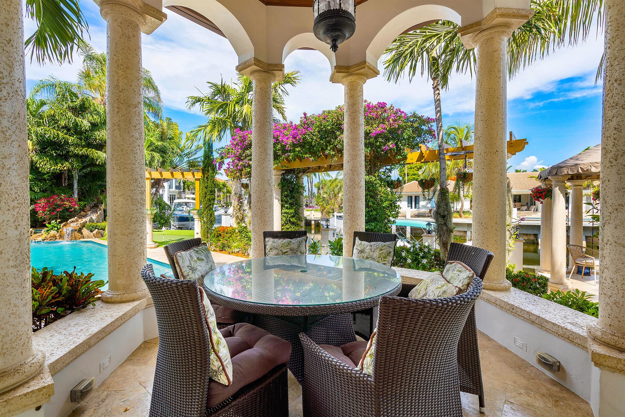 SUN AND SURF - Residential