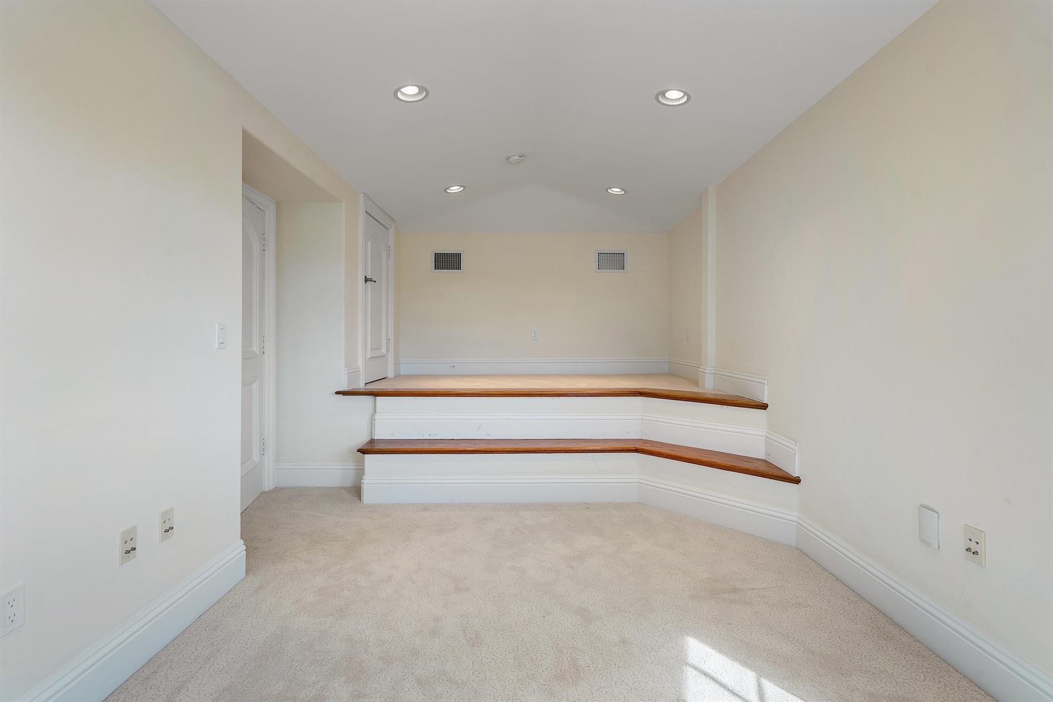 SUN AND SURF - Residential