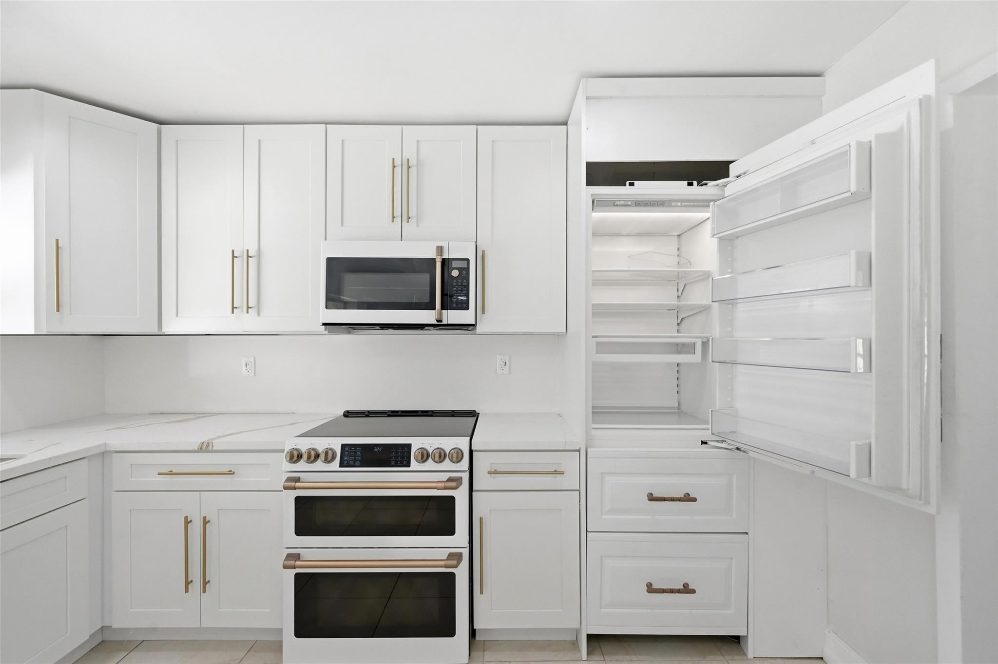 MIRROR LAKE ESTATES - Residential