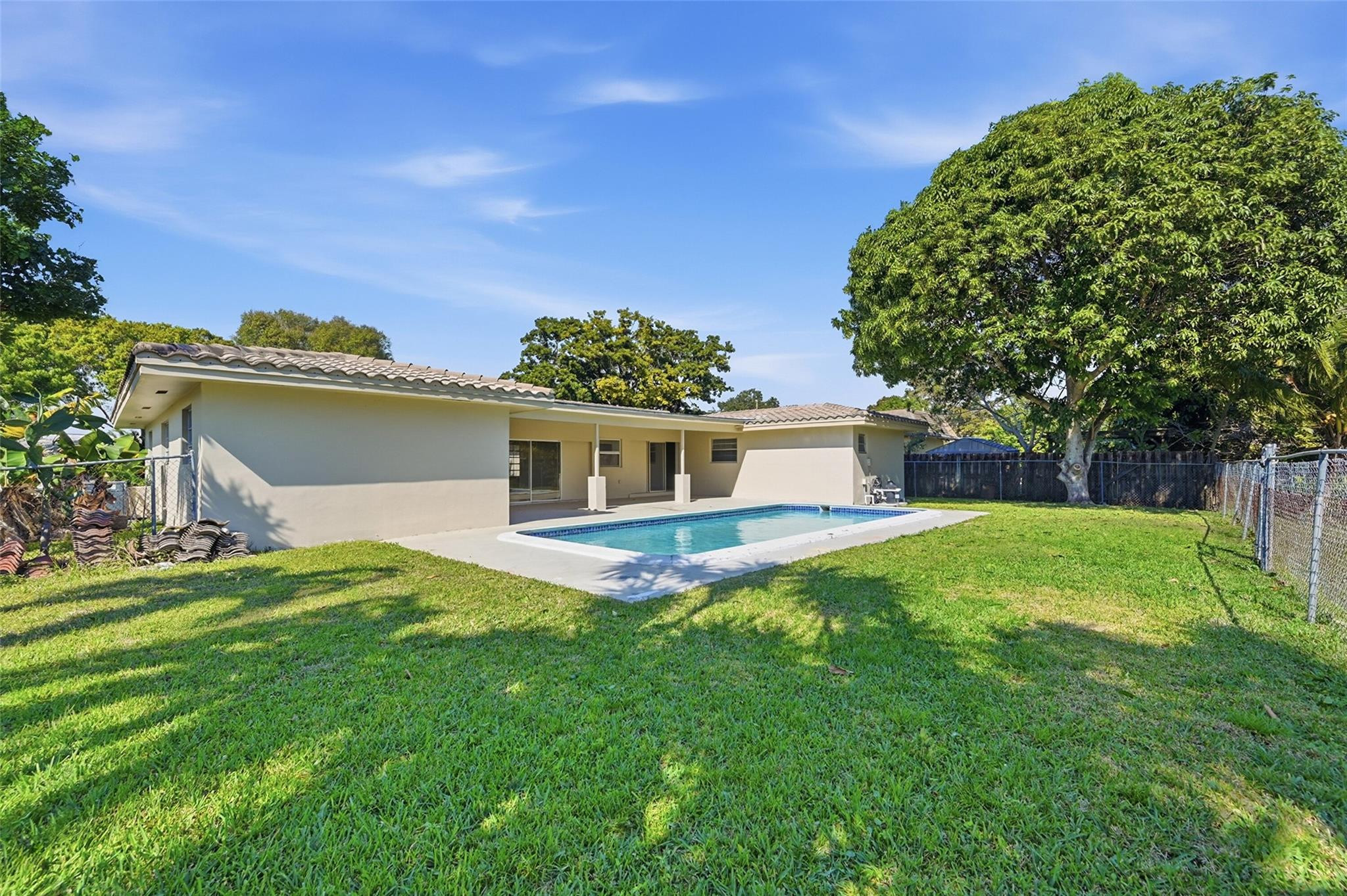 MIRROR LAKE ESTATES - Residential