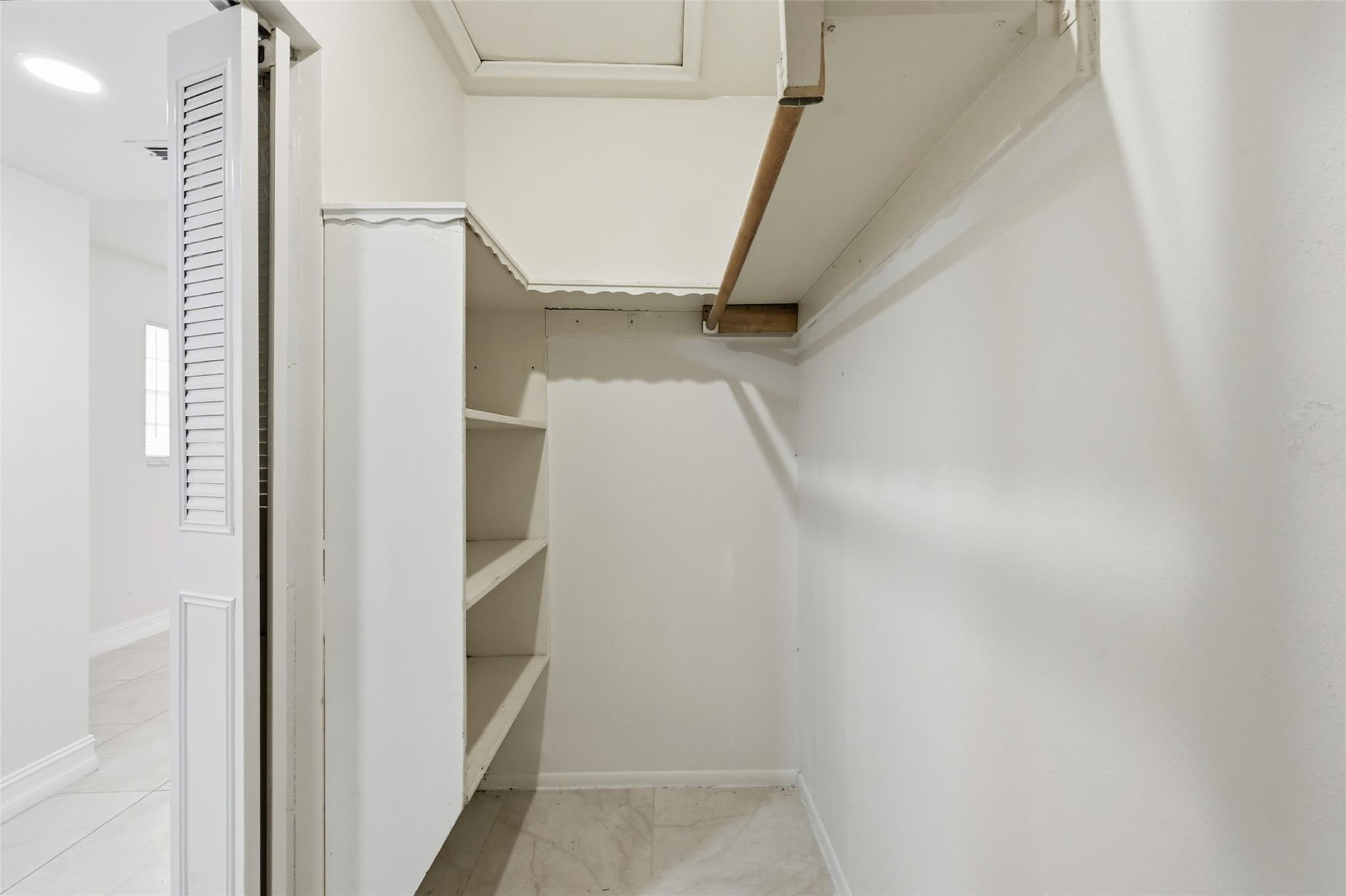 MIRROR LAKE ESTATES - Residential