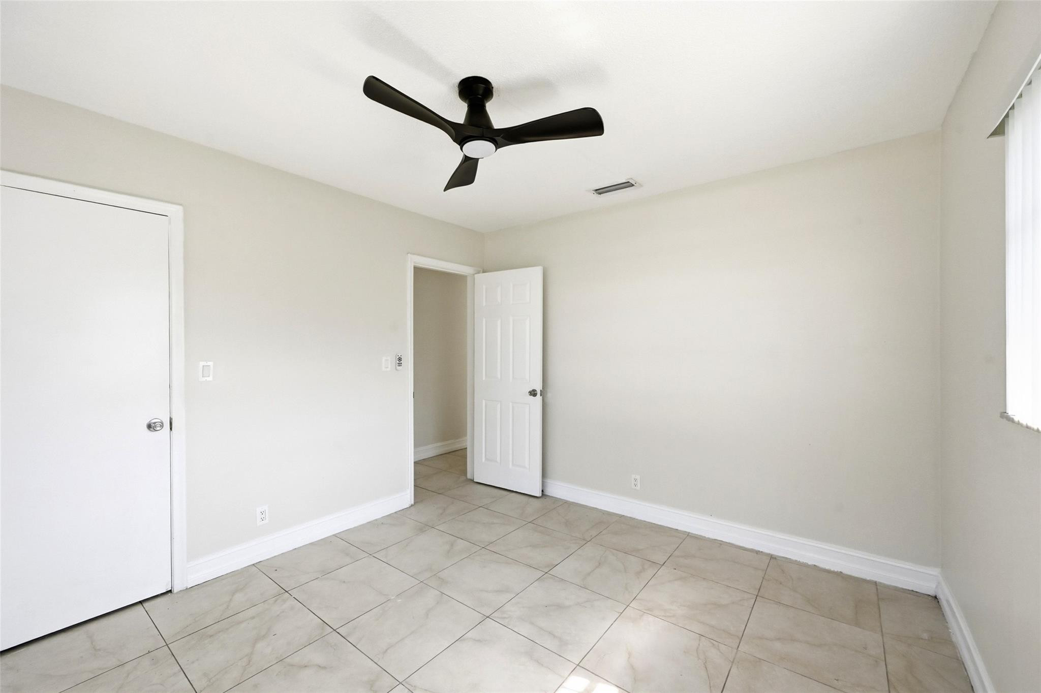 MIRROR LAKE ESTATES - Residential