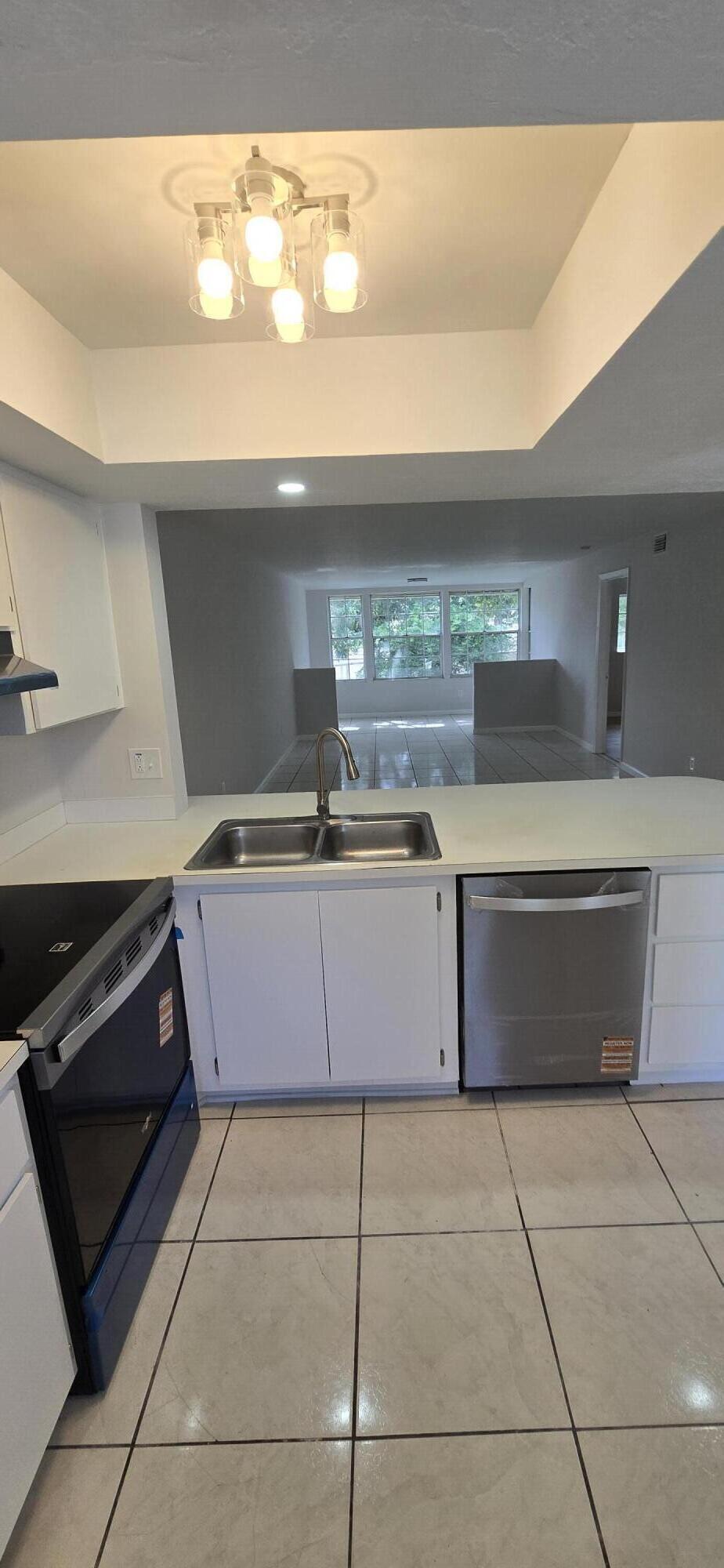 PALM BEACH TRACE CONDO - Residential