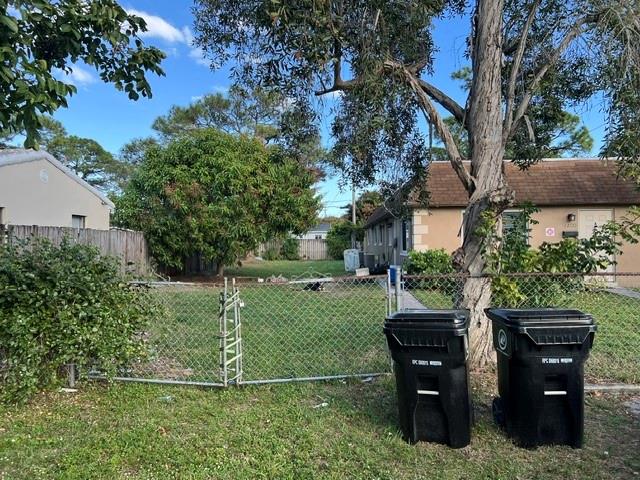 1200 NW 3 Ave