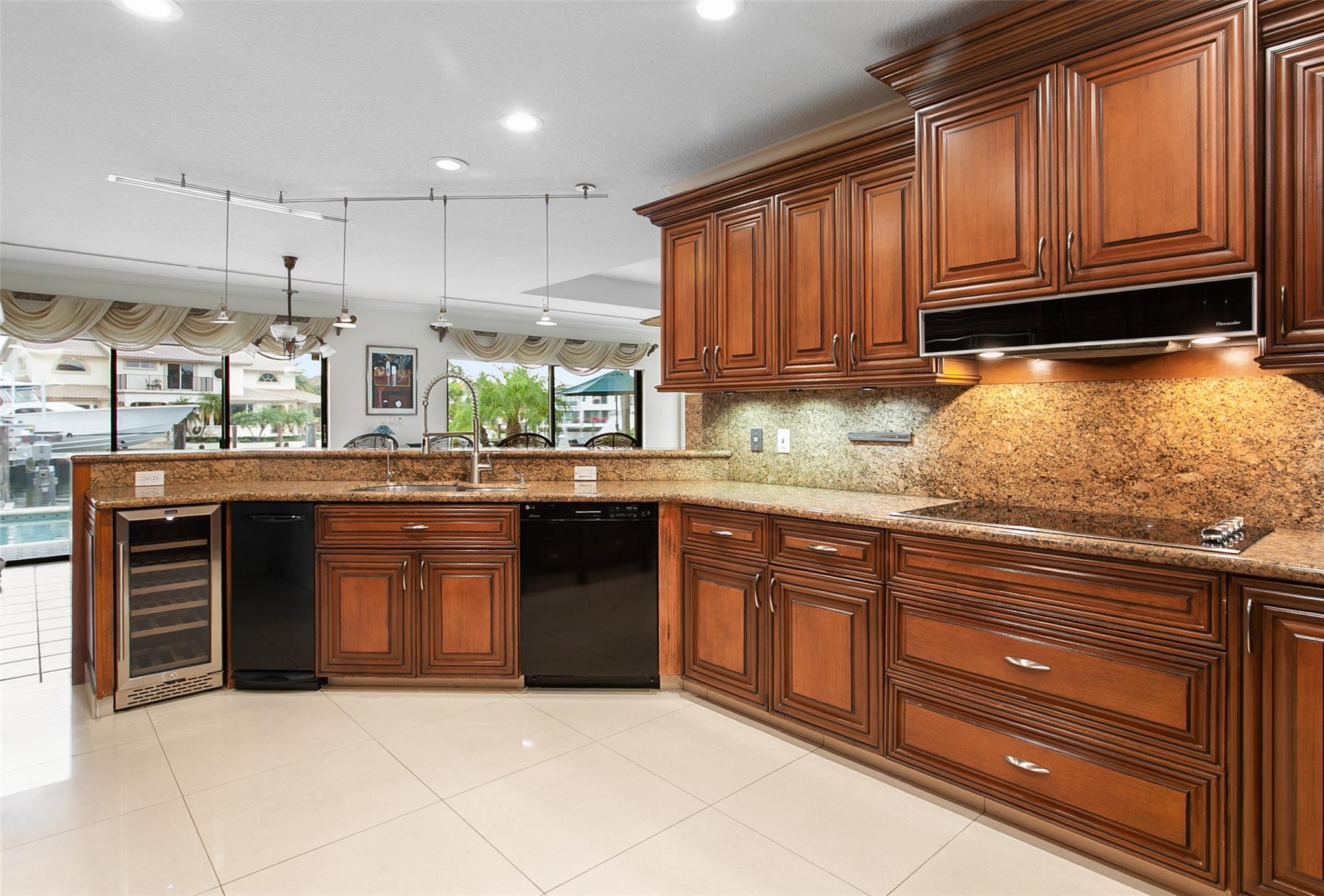 Lighthouse Point 3rd Sec - Residential