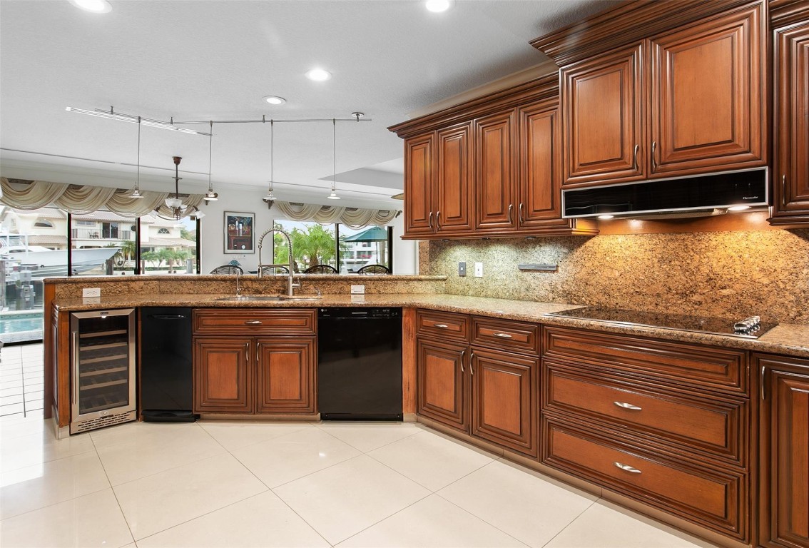 Lighthouse Point 3rd Sec - Residential