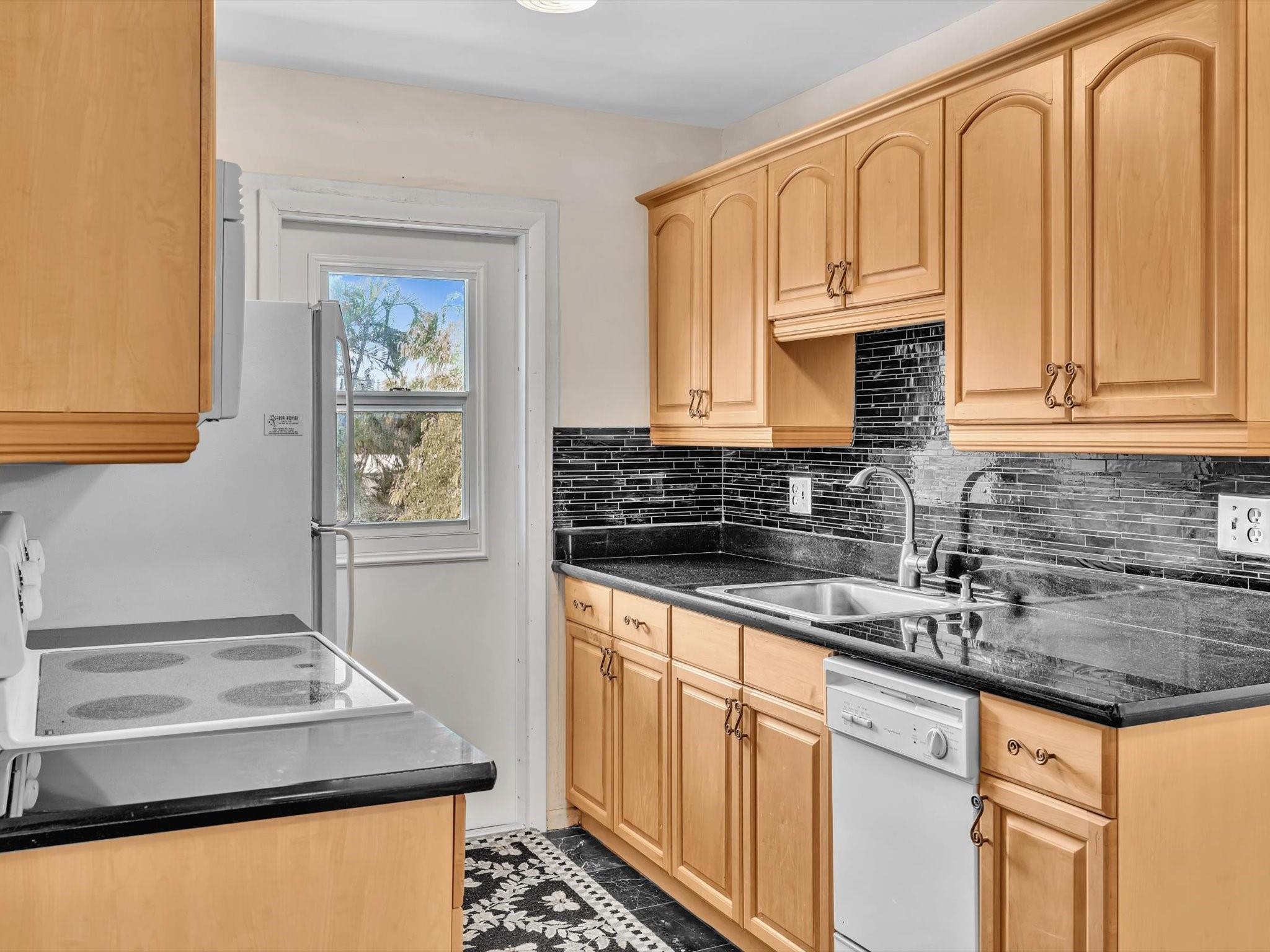224 Hibiscus Avenue 258