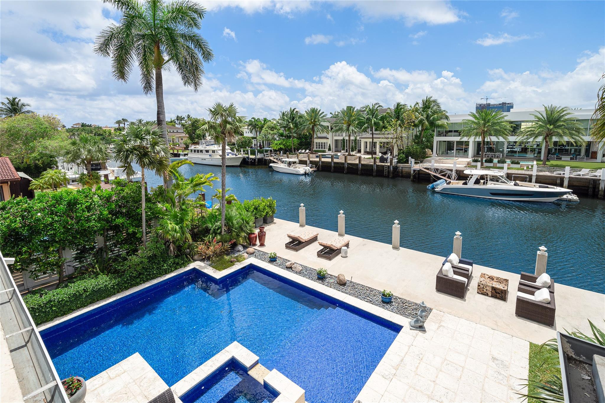 RIO VISTA ISLES - Residential