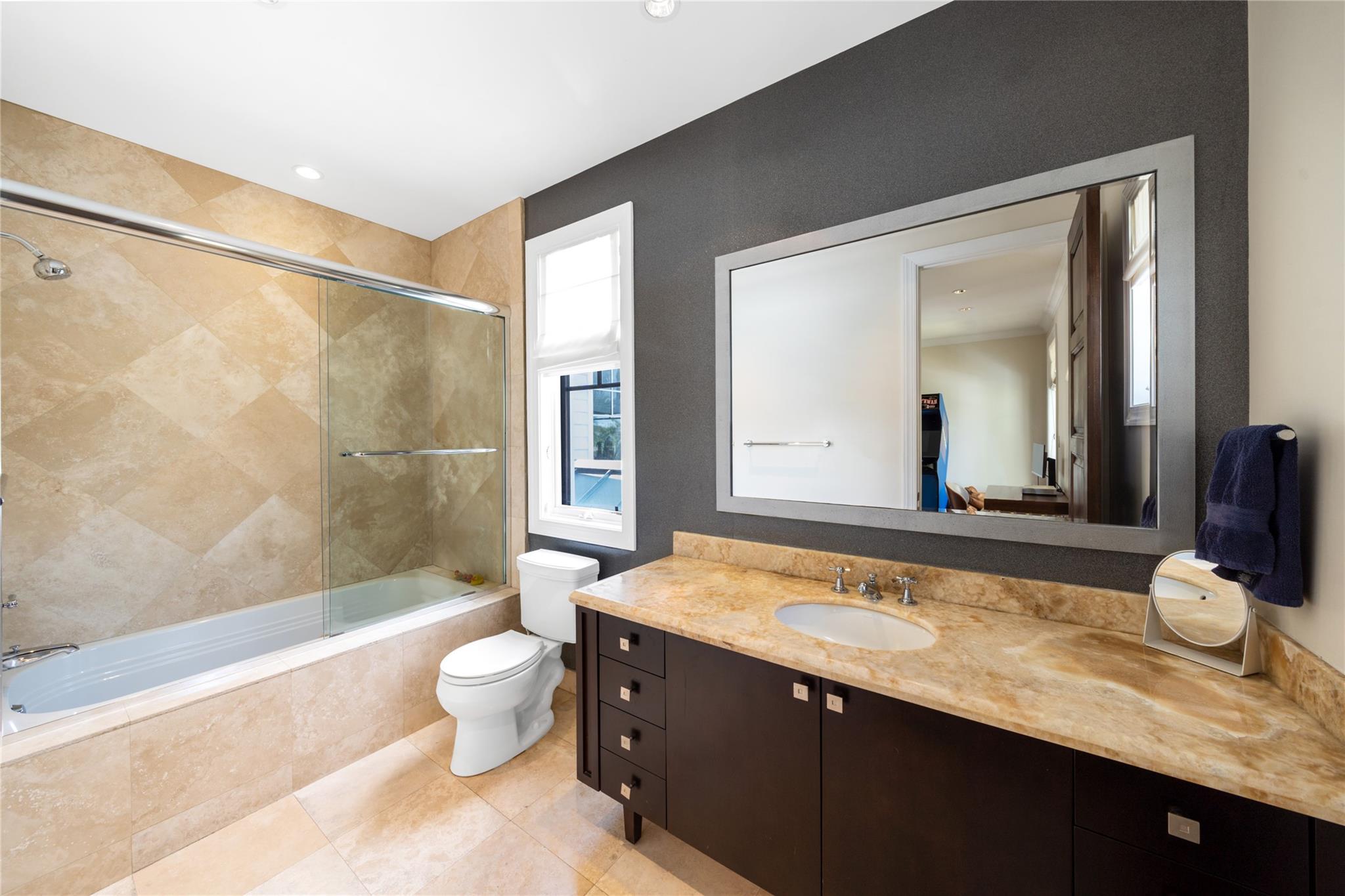 RIO VISTA ISLES - Residential