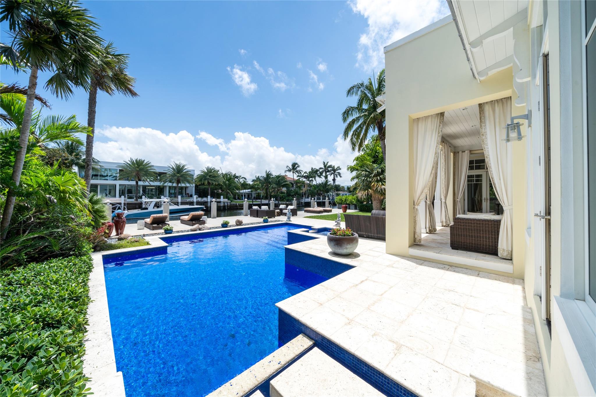 RIO VISTA ISLES - Residential