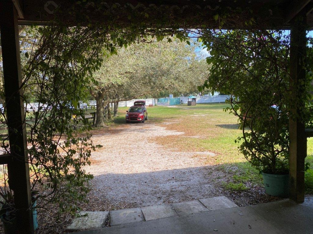 LOXAHATCHEE GROVES - Residential Lease