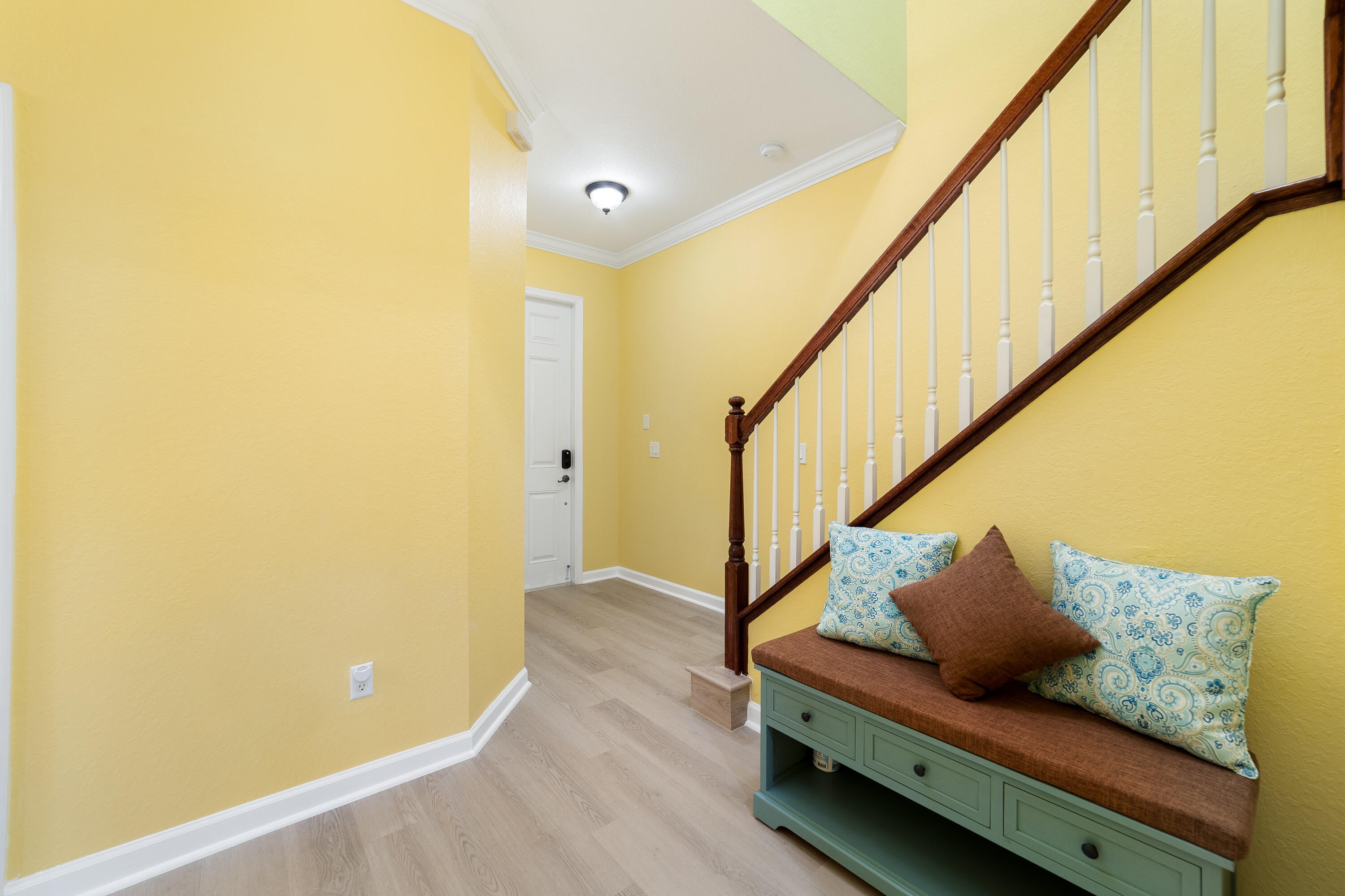128 W Prive Circle