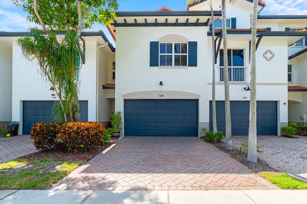 Photo of 128 W Prive Circle, Delray Beach, FL 33445 (MLS # B26066610)