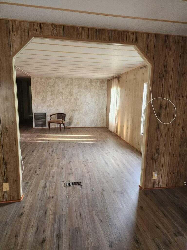 SPANISH LAKES GOLF VILLAG - Residential Lease