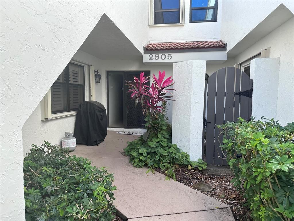 Photo of 2905 Black Oak Court, Boynton Beach, FL 33436 (MLS # R10890257)