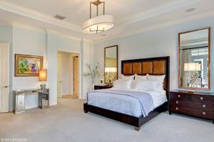 ROYAL PALM YACHT & COUNTR - Residential