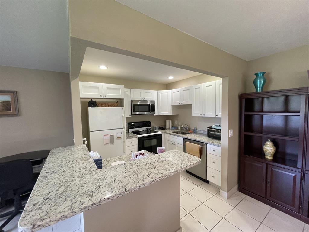 Photo of 318 N Seville N #318, Delray Beach, FL 33446 (MLS # B26039371)