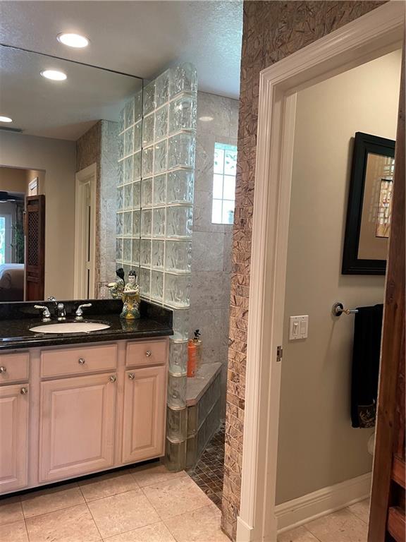 Santamaria Harbor 28-27 B - Residential