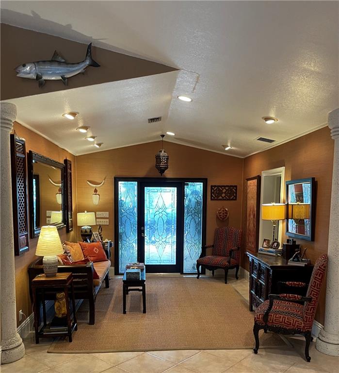 Santamaria Harbor 28-27 B - Residential