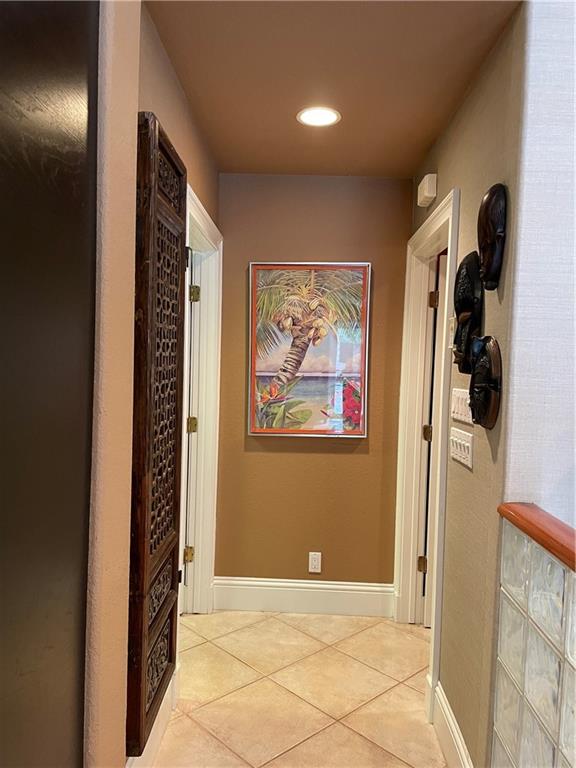 Santamaria Harbor 28-27 B - Residential