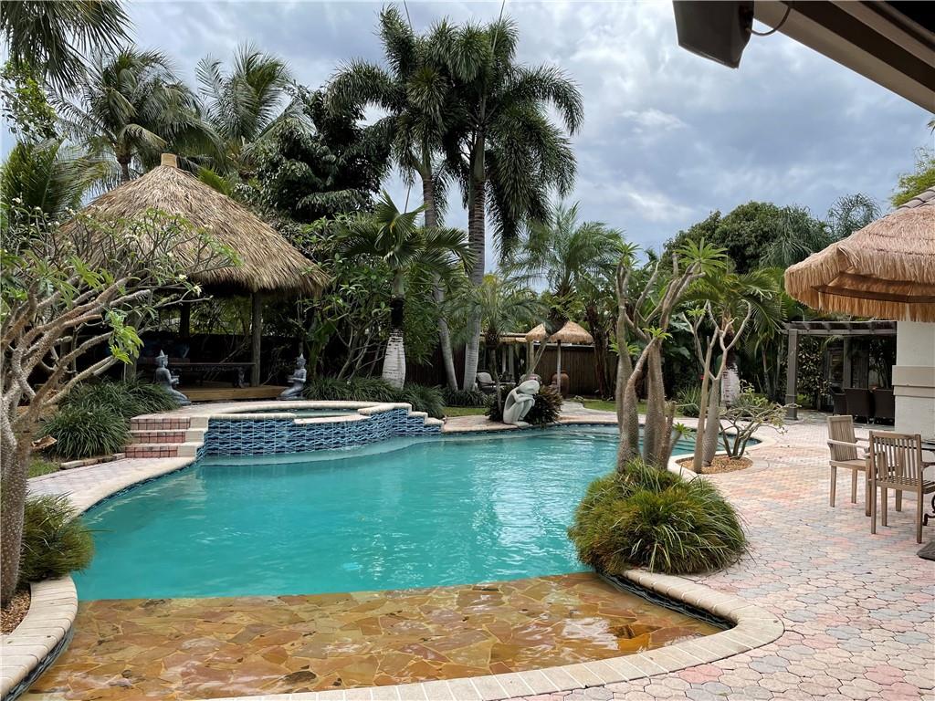Santamaria Harbor 28-27 B - Residential