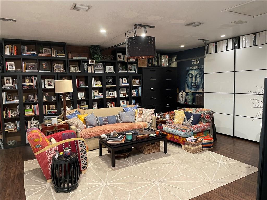 Santamaria Harbor 28-27 B - Residential