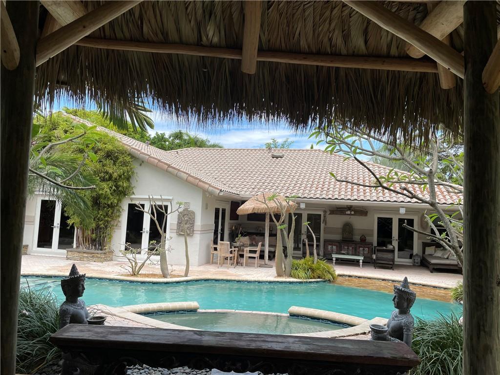 Santamaria Harbor 28-27 B - Residential