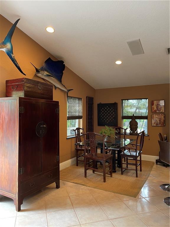 Santamaria Harbor 28-27 B - Residential