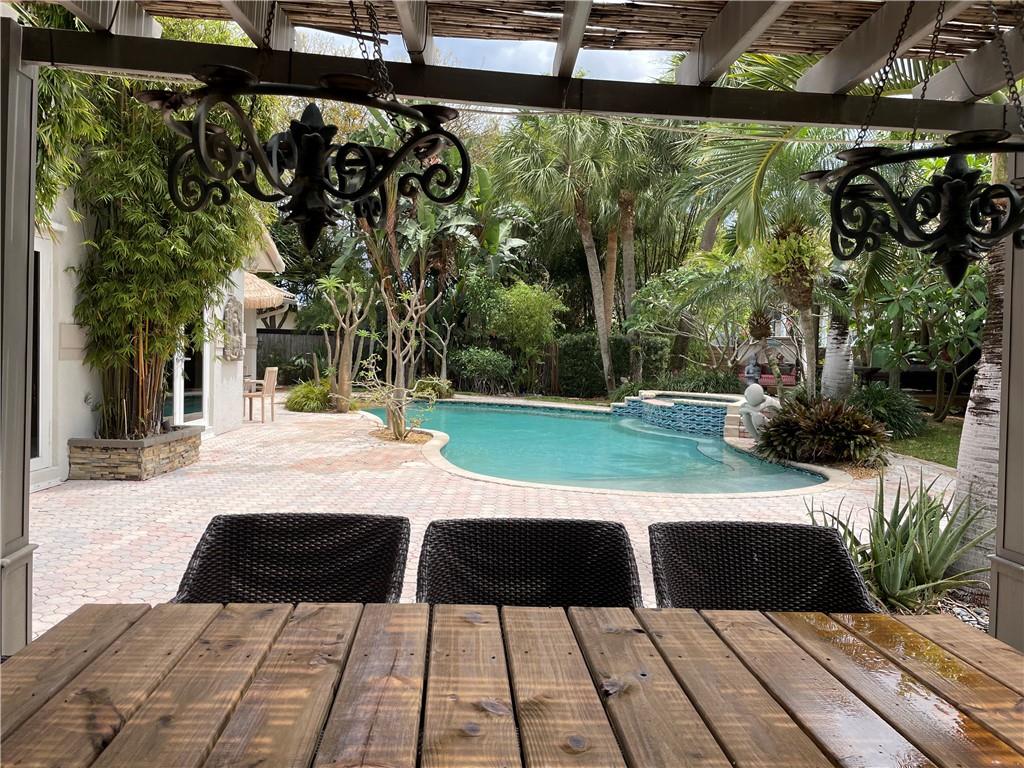Santamaria Harbor 28-27 B - Residential