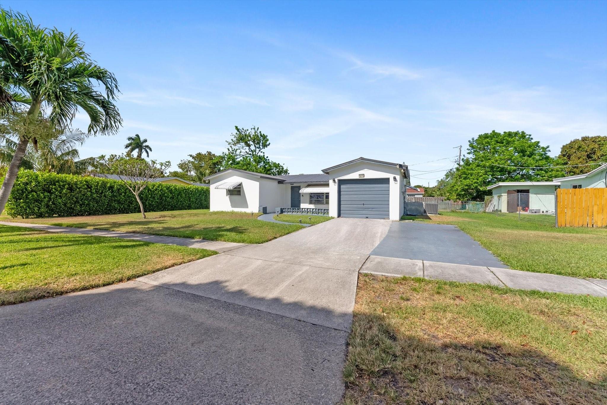1815 Pinehurst Dr