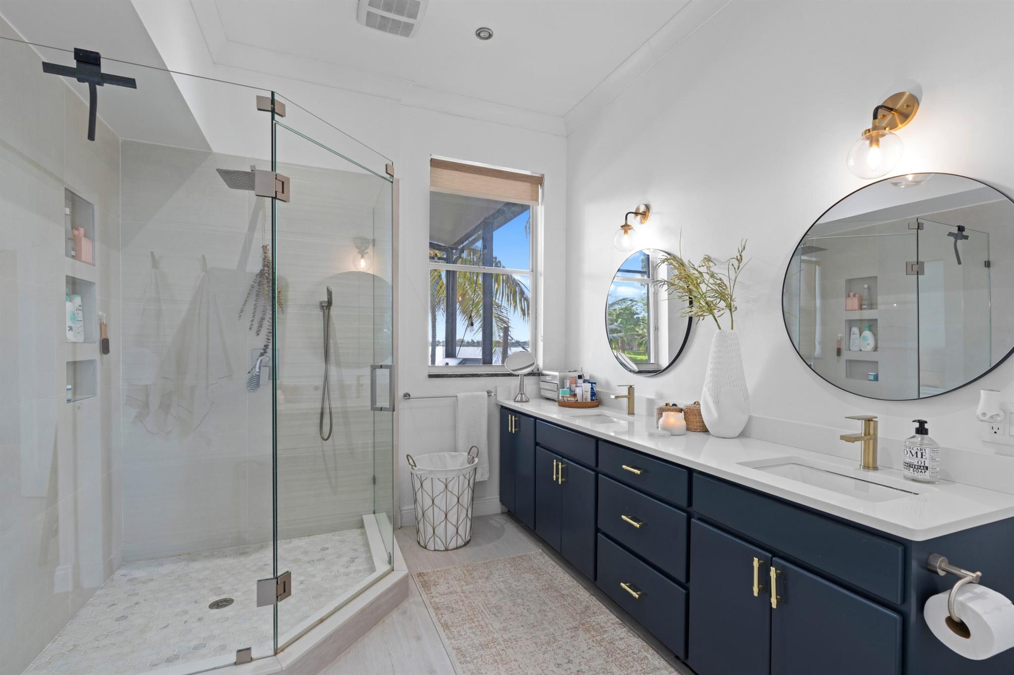 Monterey on the lake - Residential