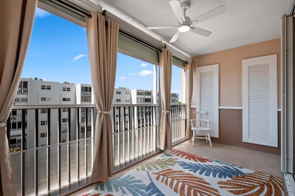 Photo of 620 NE 12th Avenue #602, Hallandale Beach, FL 33009 (MLS # B26062995)