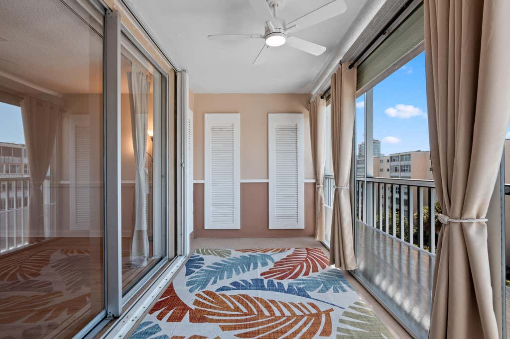 Photo of 620 NE 12th Avenue #602, Hallandale Beach, FL 33009 (MLS # B26062995)