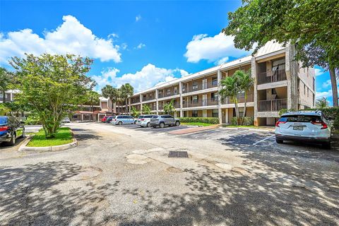 Condominium in Coral Springs FL 8769 Shadow Wood Blvd Blvd 20.jpg