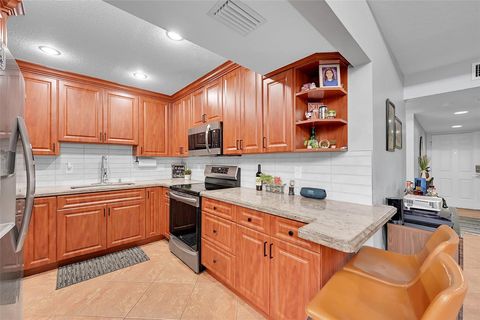 Condominium in Coral Springs FL 8769 Shadow Wood Blvd Blvd 7.jpg