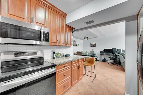 Condominium in Coral Springs FL 8769 Shadow Wood Blvd Blvd 4.jpg