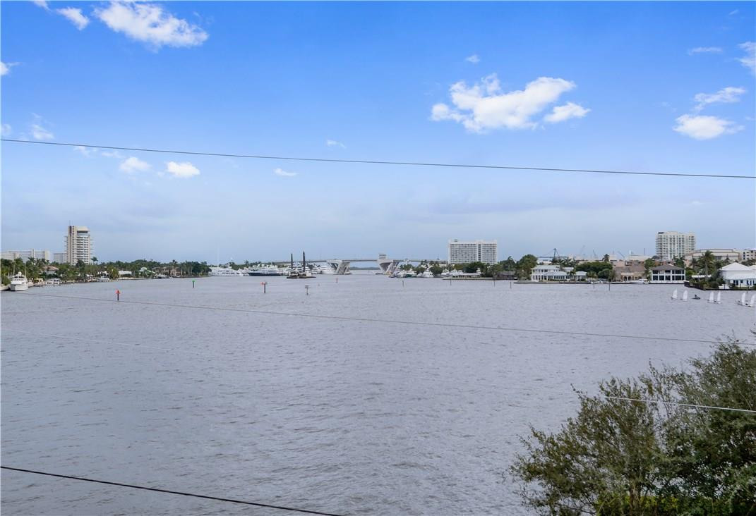 RIO VISTA ISLES - Residential