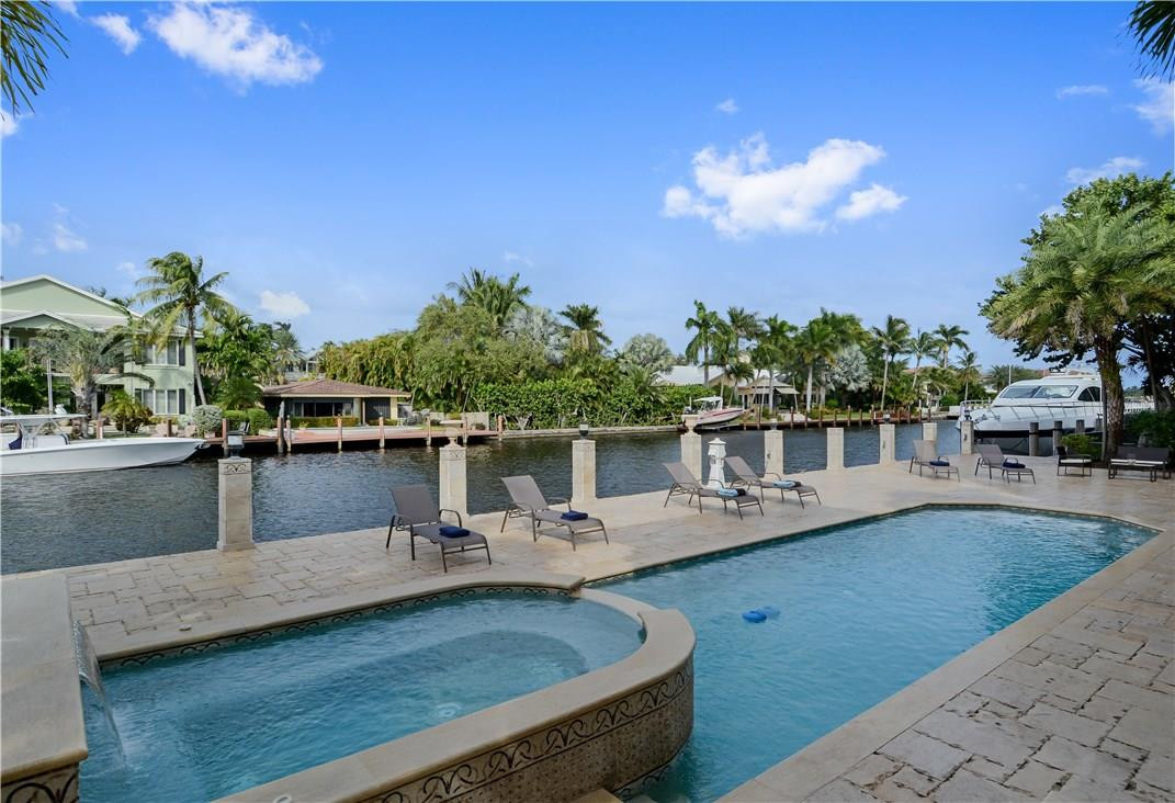 RIO VISTA ISLES - Residential