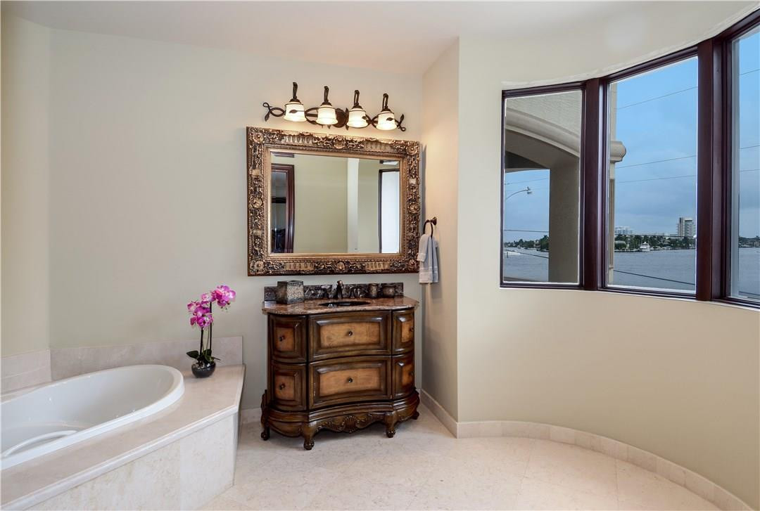 RIO VISTA ISLES - Residential