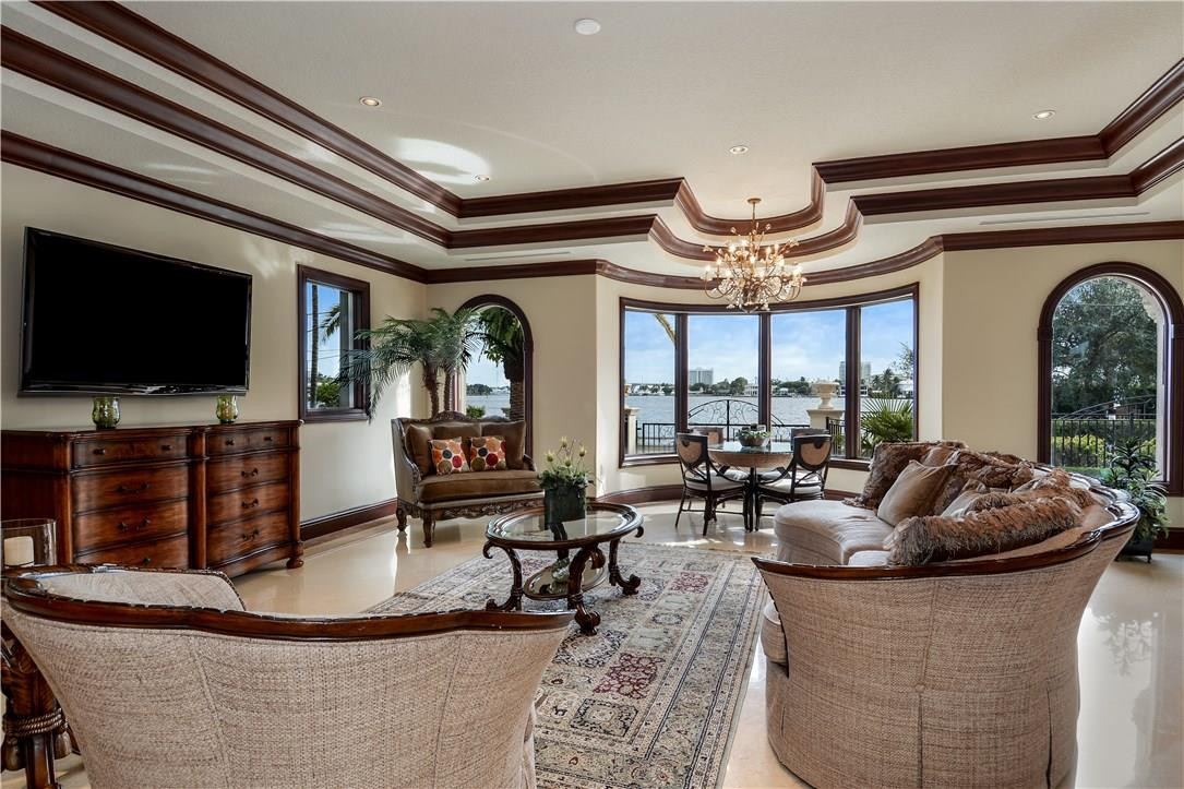 RIO VISTA ISLES - Residential