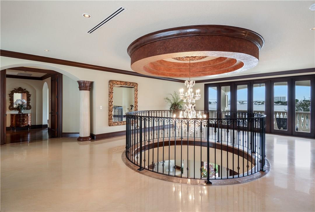 RIO VISTA ISLES - Residential