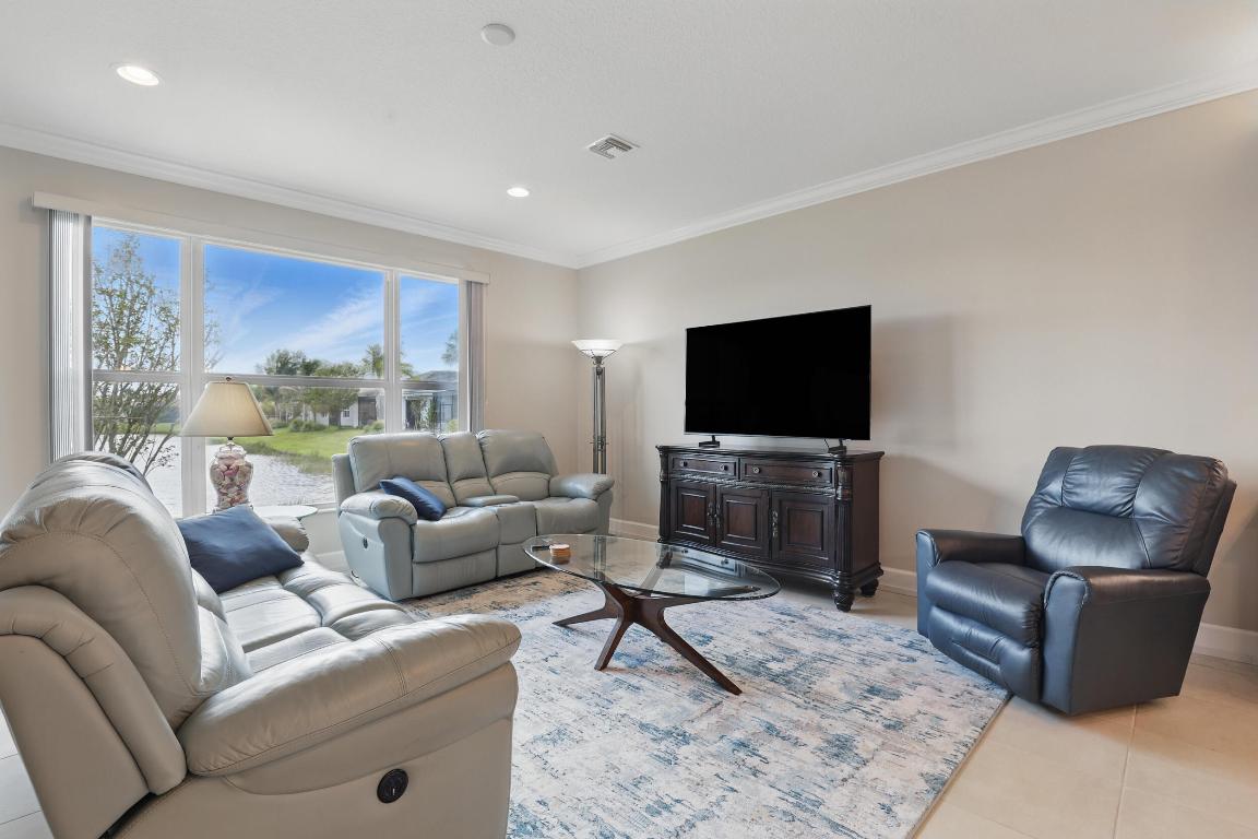 Valencia Cay at Riverland - Residential Lease