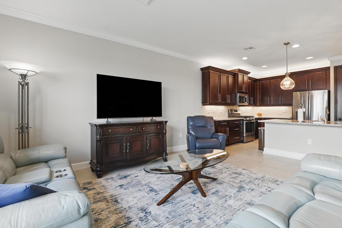 Valencia Cay at Riverland - Residential Lease