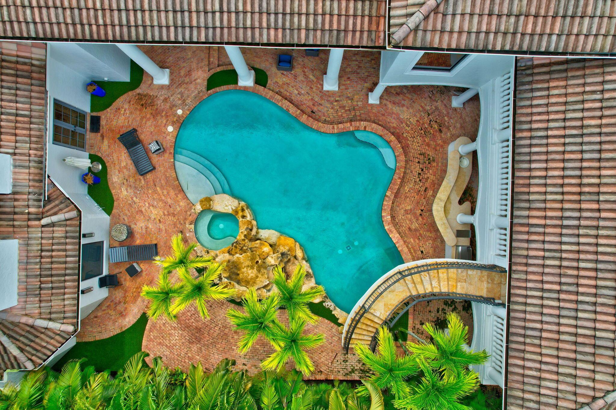 COVENTRY AT WOODFIELD COU - Residential