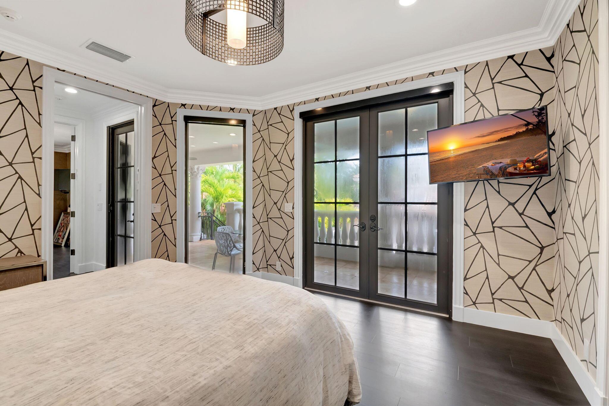 COVENTRY AT WOODFIELD COU - Residential