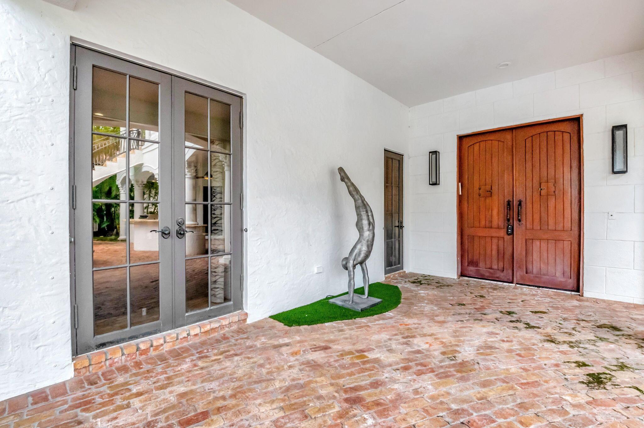 COVENTRY AT WOODFIELD COU - Residential