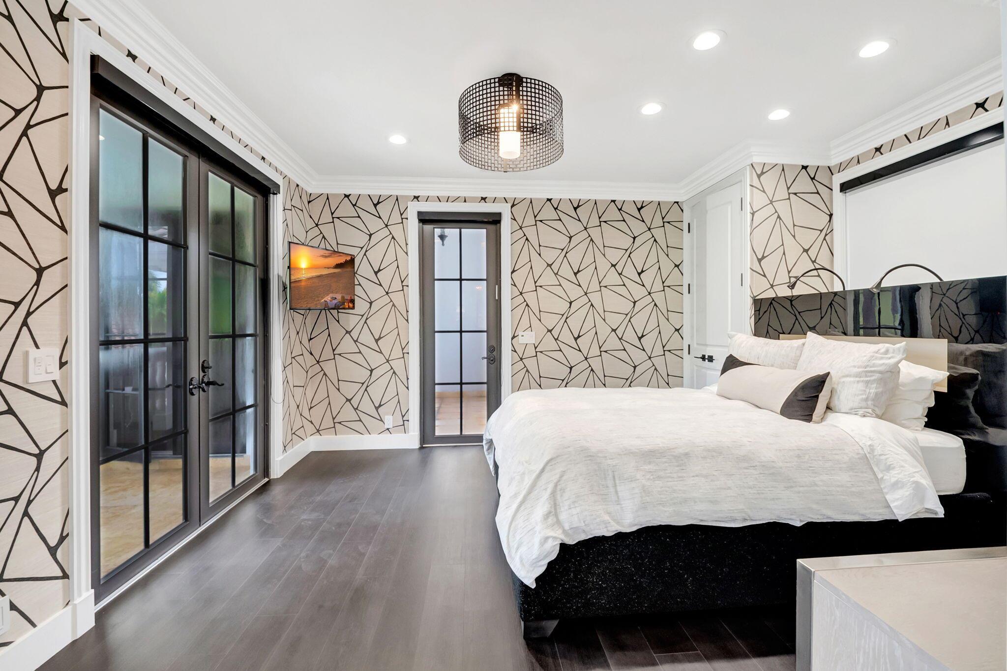 COVENTRY AT WOODFIELD COU - Residential